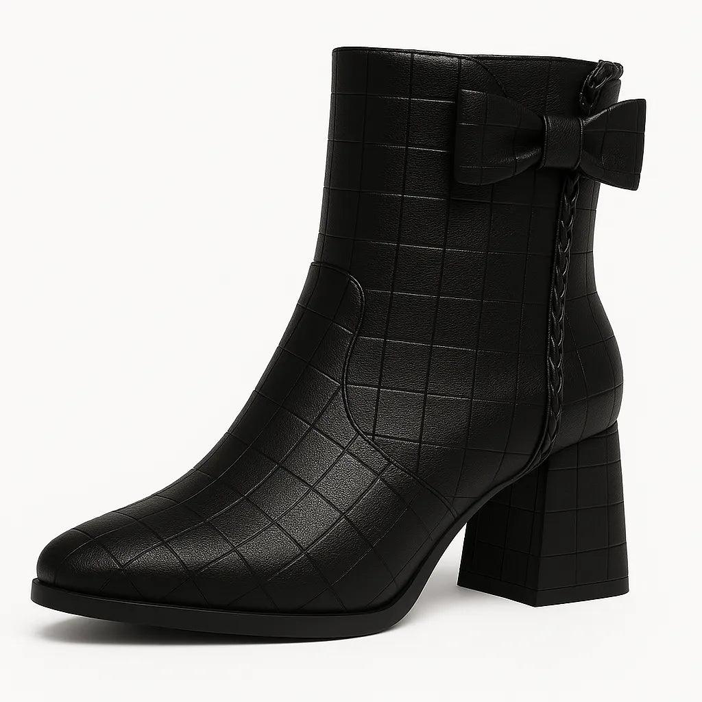 Bota Ortopédica Feminina Boreal da Mazarato em couro preto com zíper lateral e salto antiderrapante, ideal para conforto diário.